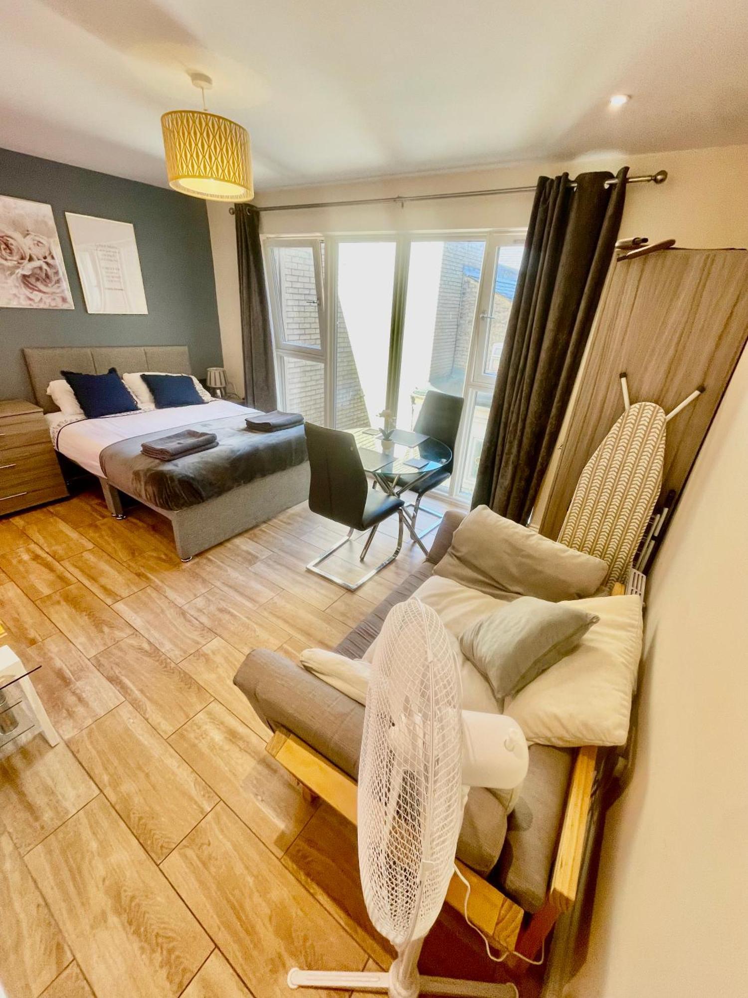 Cambridge City Centre Immaculate Studio Sleeps 2 - Central Location Paradise Street מראה חיצוני תמונה